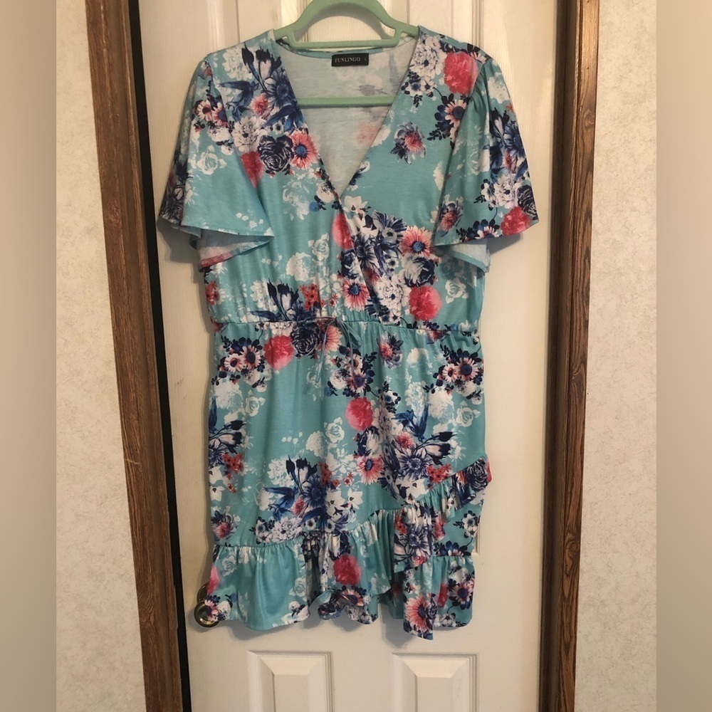 Like New | Funlingo | V Neck Wrap Dress